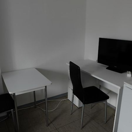 Montagehotel Bed & Steel Linz Bagian luar foto