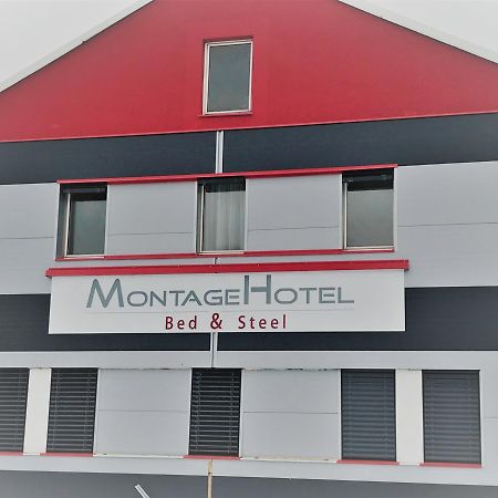 Montagehotel Bed & Steel Linz Bagian luar foto