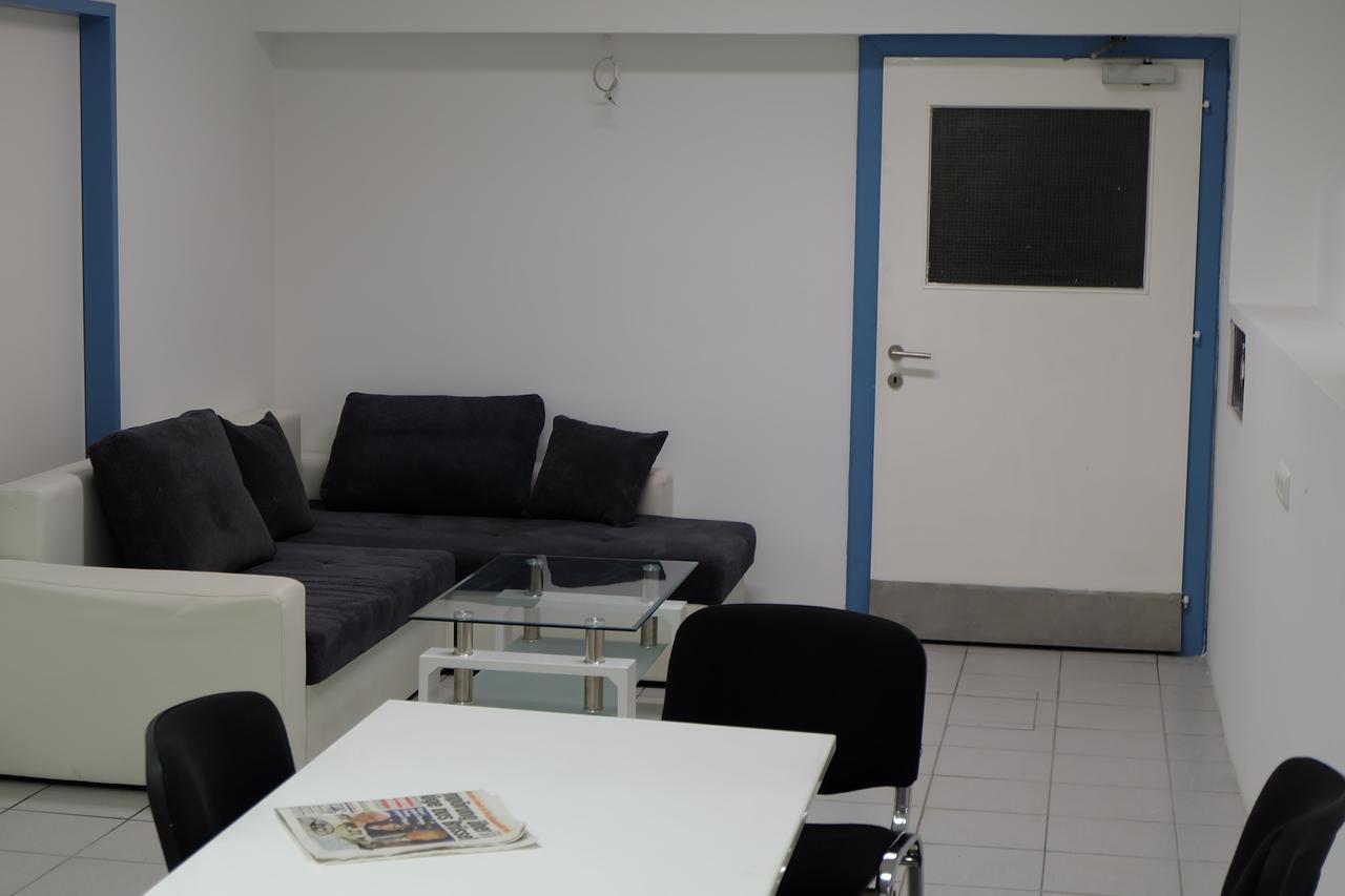 Montagehotel Bed & Steel Linz Bagian luar foto