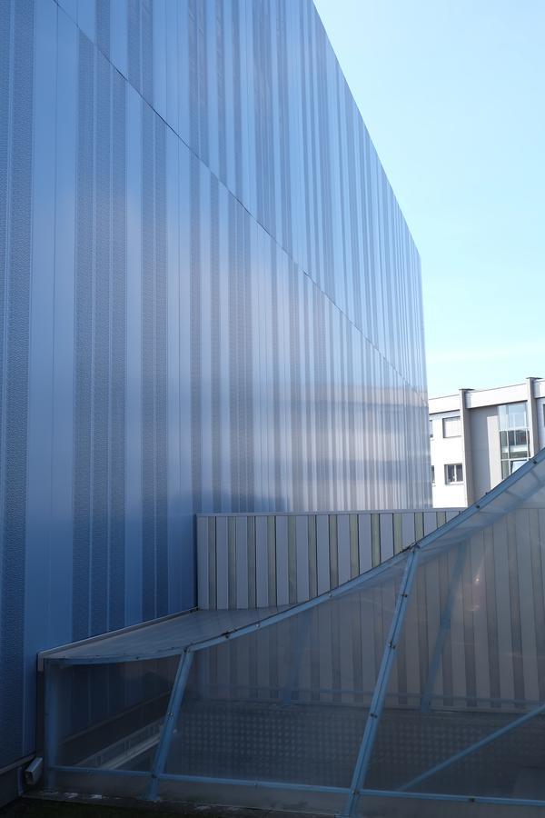Montagehotel Bed & Steel Linz Bagian luar foto